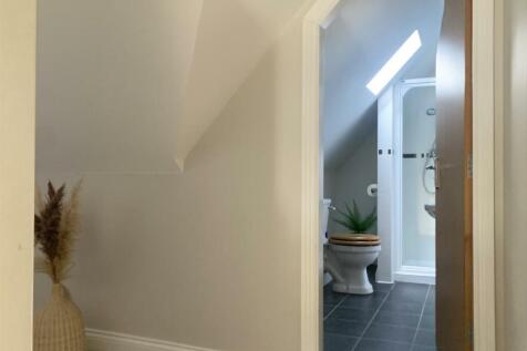 EN SUITE.jpg