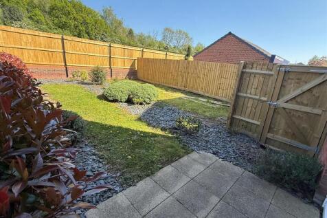 8 westfield garden2.jpeg