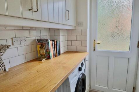 Utility Room (rear)