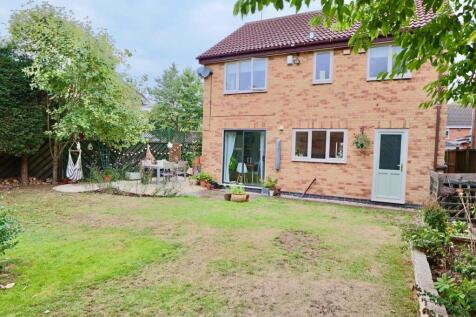 Outside - Southerly Facing Secluded Rear Garden