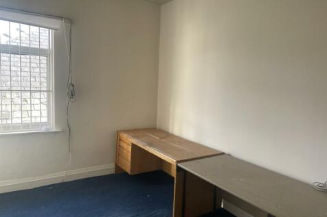 Upstairs Room 2.jpg
