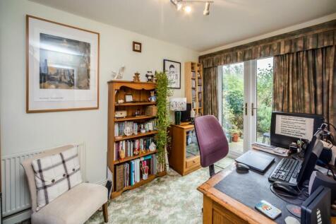 HOME OFFICE/SNUG