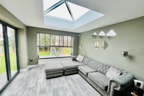 GARDEN ROOM