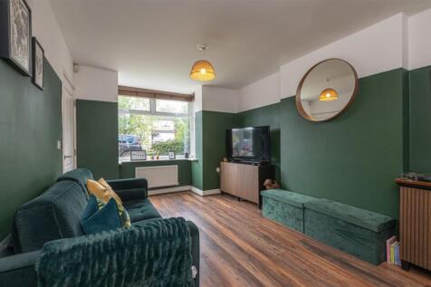 11 - 18 Long Hill Road HD2 1PJ.jpg