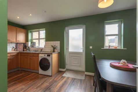 14 - 18 Long Hill Road HD2 1PJ.jpg