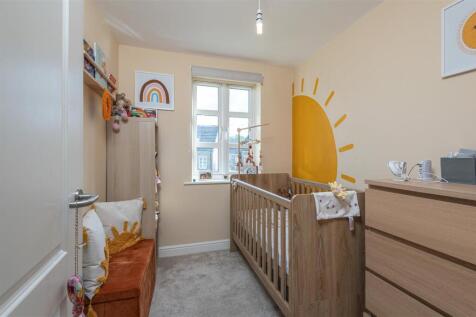 30 - 18 Long Hill Road HD2 1PJ.jpg