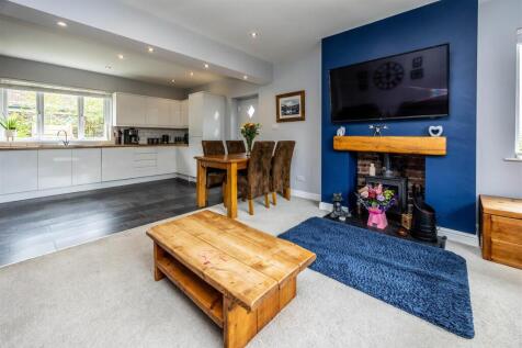 LIVING &amp; DINING KITCHEN