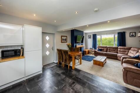 LIVING &amp; DINING KITCHEN