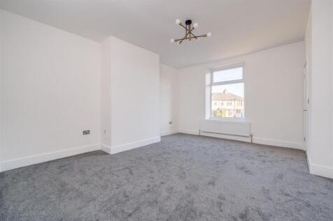 4 Cliffe End Road-21.jpg