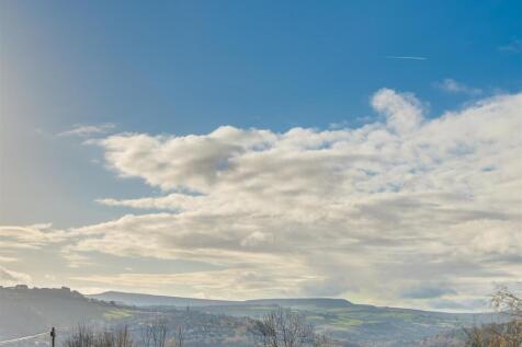 4 Cliffe End Road-2.jpg