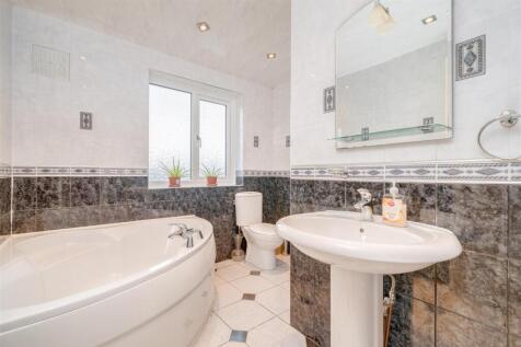 23 Knaresborough Drive-10.jpg