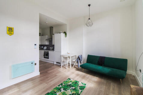 Flat E , Avenue Hous