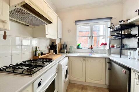 Kitchen: