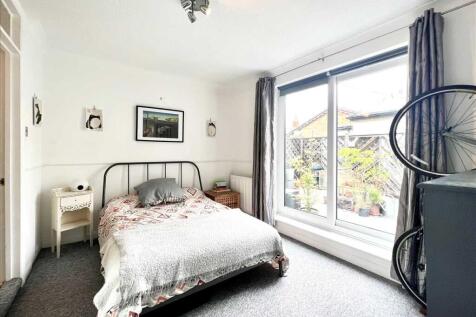 Bedroom: