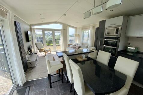 Kitchen dining