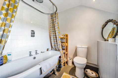 The Cottage - Bathroom