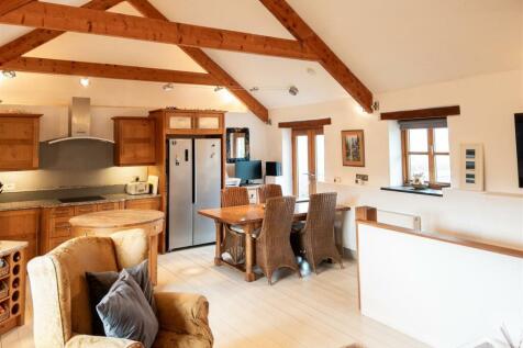 The Stable - Dining/Living Area