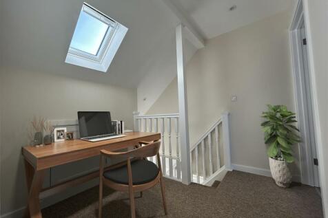 Landing/Office Space