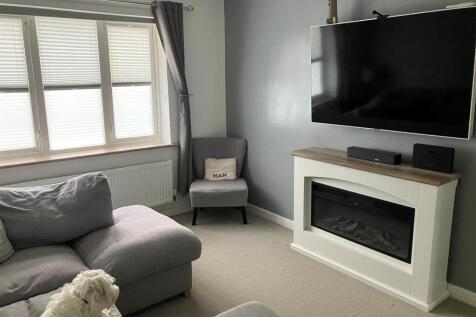 Living room 2.jpg