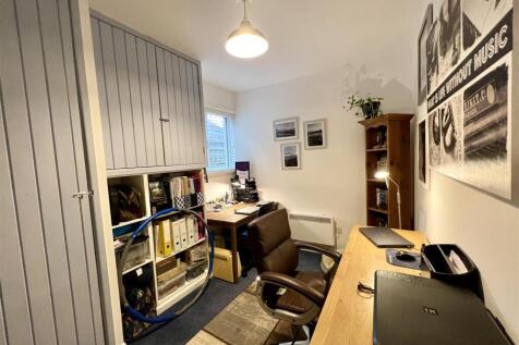 Bedroom/Study