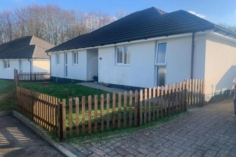 Front of House w garden.jpg