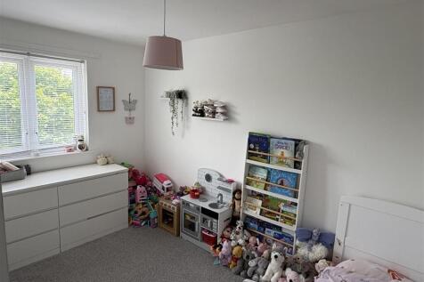 37 Badgers Bed 2 (2).jpeg