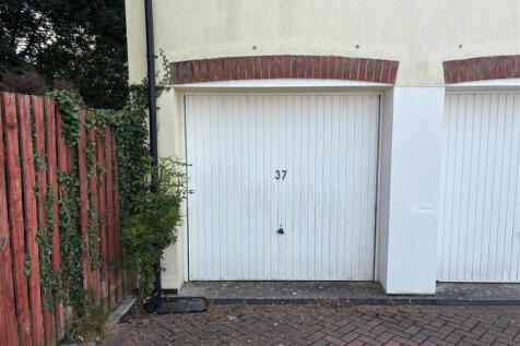 37 Badgers Garage.jpg