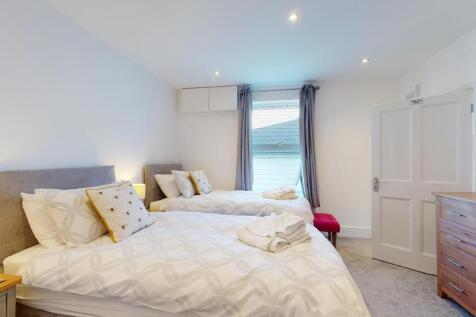 Twin Bedroom
