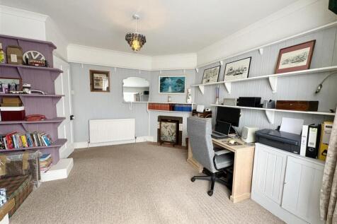 Bedroom/Study