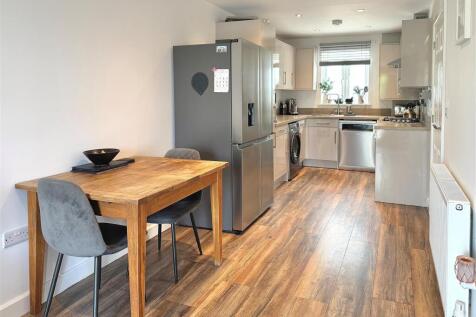 Kitchen1.jpg