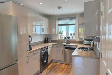 Kitchen2.jpg