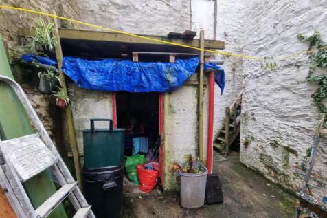 Rear courtyard