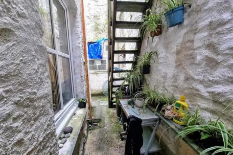 Rear Courtyard