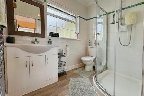 Annexe shower room