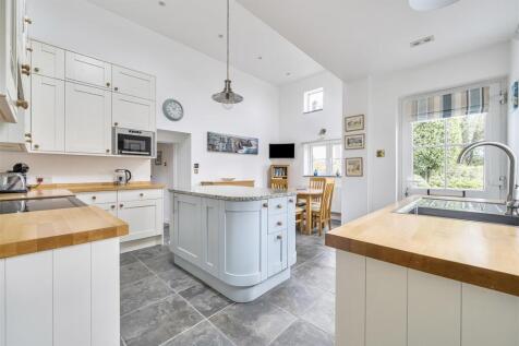14 Kitchen