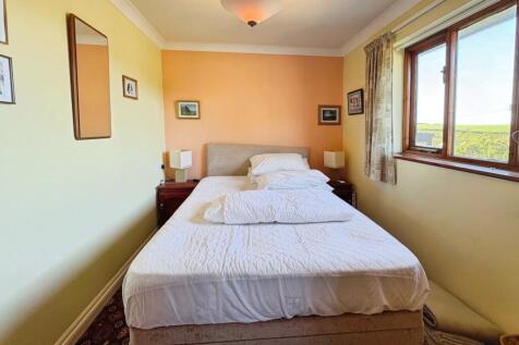 pbox-bedroom-353035.jpg