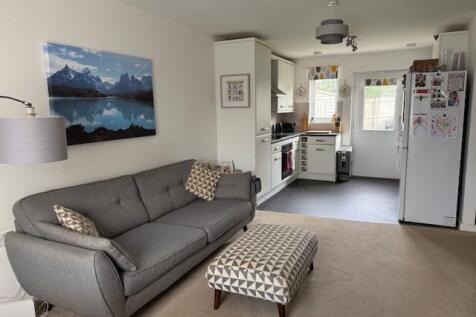 Lounge to Kitchen.jpg