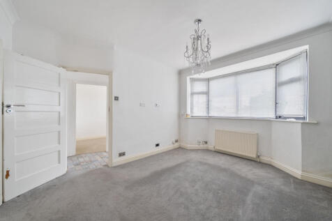 1376628-4-690b4d3...