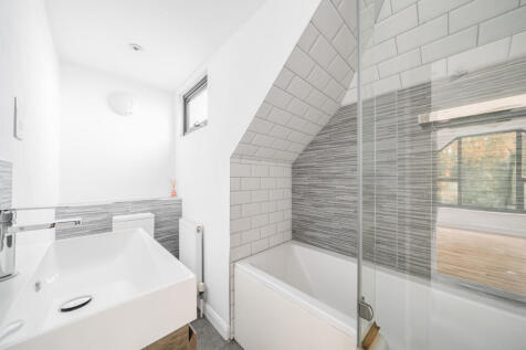 1376628-15-690b4d...