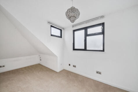 1376628-17-690b4d...