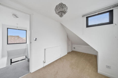 1376628-19-690b4d...