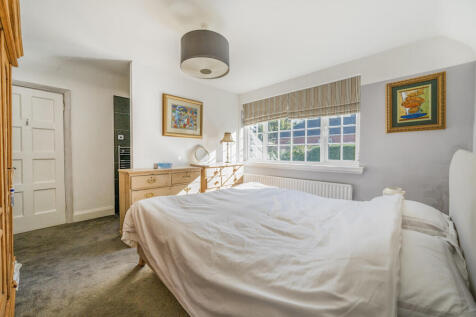 1358995-6-68d5584...