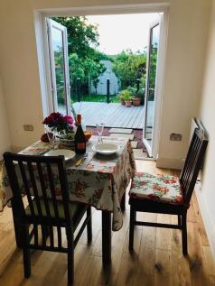 DINING ROOM.jpg