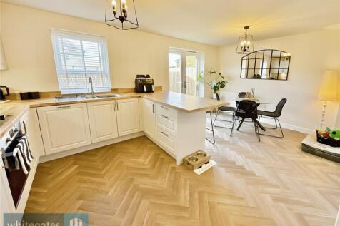 Spacious &amp; Modern