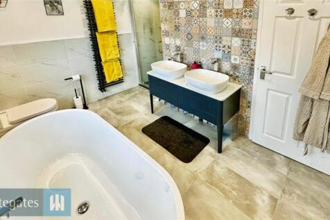 Stylish En Suite