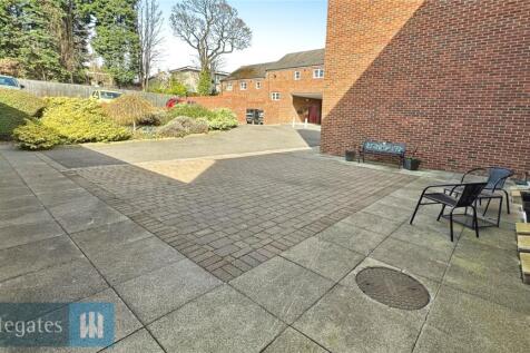 Courtyard Seating