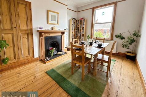 Sitting/Dining Room