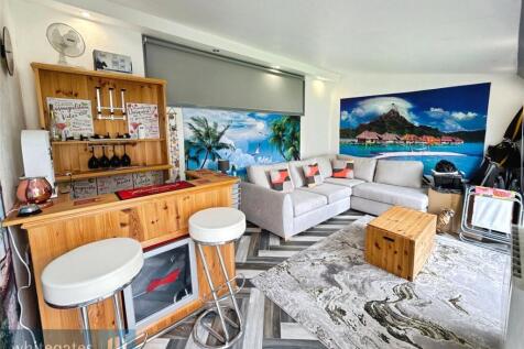 Bar/Home Office