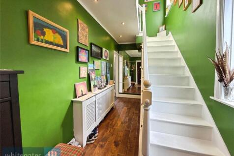 Gorgeous Entry