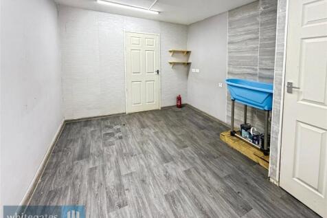 Whelping Room